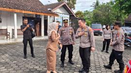 Kapolres Gunungkidul Sambangi Kalurahan Ngeposari